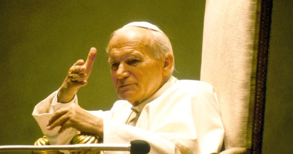 "Jestem bardzo w rękach Bożych". Notatki osobiste 1962-2003" - to zapiski Jana Pawła II, które zgodnie z ostatnią wolą zmarłego papieża miały zostać spalone. Zostaną jednak wydrukowane i 5 lutego trafią do księgarń - dowiedziała się dziennikarka RMF FM Katarzyna Sobiechowska-Szuchta 