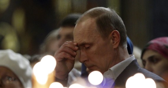 "Geje będą mile widziani na rozpoczynających się 7 lutego zimowych igrzyskach olimpijskich w Soczi, ale muszą zostawić dzieci w spokoju" - powiedział Władimir Putin. Na spotkaniu z wolontariuszami prezydent Rosji podkreślił, że przyjeżdżający na olimpiadę homoseksualiści będą się mogli czuć swobodnie i na igrzyskach nie dojdzie do żadnych aktów dyskryminacji. 