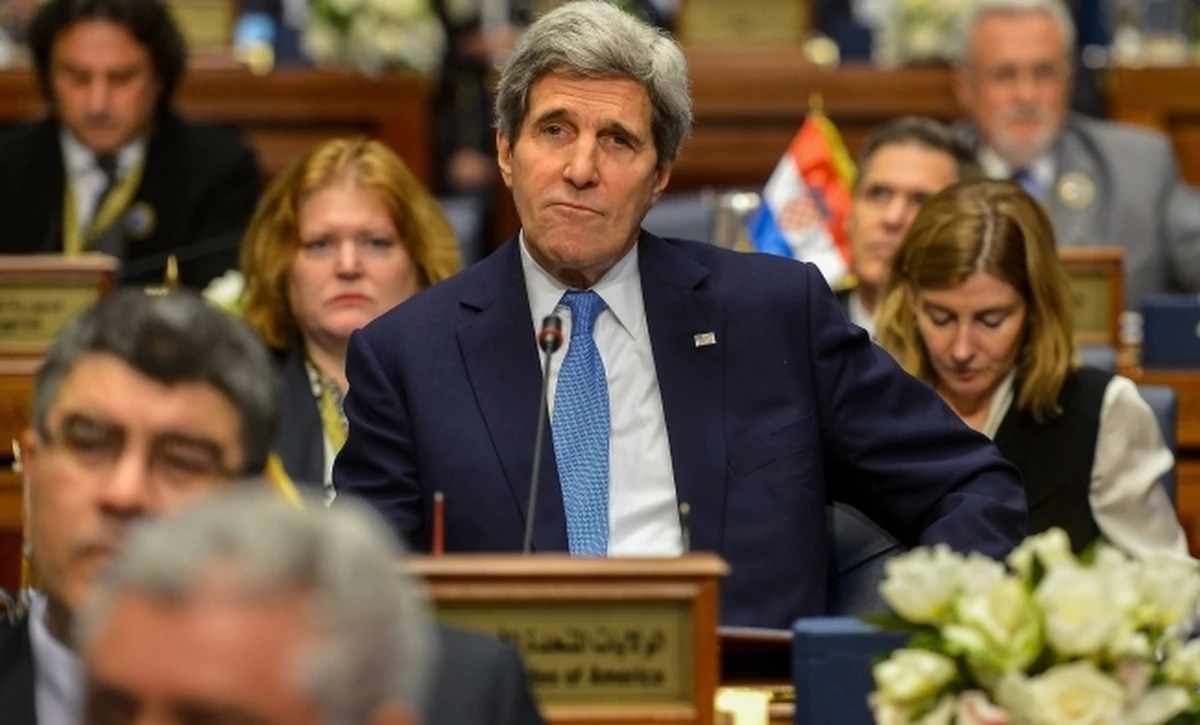 Amerykański sekretarz stanu John Kerry stwierdził, że w przyszłych władzach Syrii nie ma miejsca dla obecnego prezydenta Baszara el-Asada. "Nikt nie da się wyprowadzić w pole" – odparł pytany o list wysłany przez władze w Damaszku do ONZ. 
