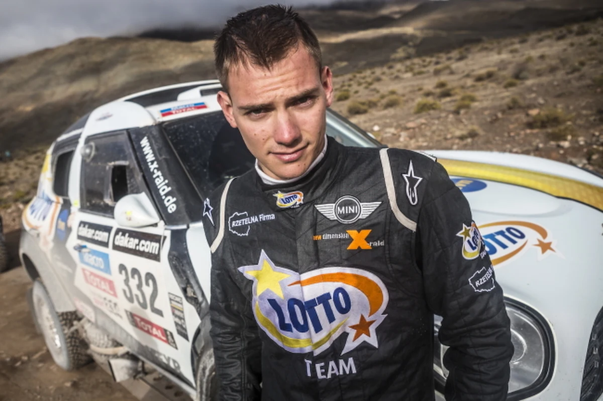 Debiutujący na Dakarze 23-latek Martin Kaczmarski zakończył zmagania na dziewiątej pozycji w klasyfikacji generalnej. Zaskoczył ekspertów i komentatorów, którzy stawiali przed nim jeden cel - dotarcie do mety. 