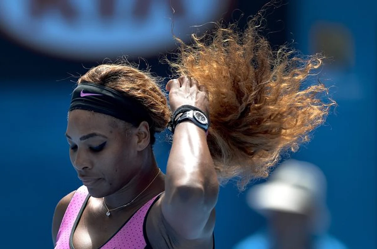 Najwyżej rozstawiona wśród tenisistek Amerykanka Serena Williams zakończyła udział w wielkoszlemowym Australian Open na 1/8 finału. Liderka rankingu WTA Tour odpadła po porażce z grającą z numerem 14. Serbką Aną Ivanovic 6:4, 3:6, 3:6.
