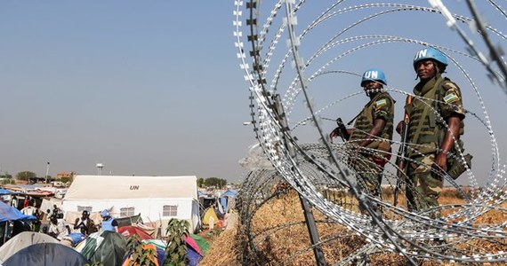 Południowosudańska armia odzyskała kontrolę nad strategicznie ważnym miastem Bor, położonym w roponośnym stanie Jonglei. "Wkroczyliśmy w sobotę do tego miasta i pokonaliśmy siły byłego prezydenta Rieka Machara" - oświadczył w stolicy kraju, Dżubie, rzecznik armii Sudanu Południowego. 
