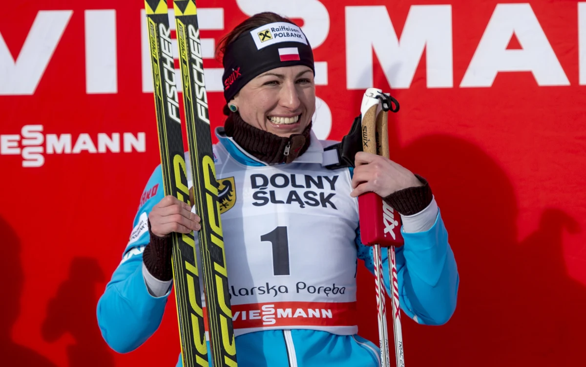 Fantastyczny prezent sprawiła sobie na 31. urodziny Justyna Kowalczyk! W Szklarskiej Porębie nasza najlepsza narciarka pewnie wygrała bieg na 10 km techniką klasyczną ze startu wspólnego. Rywalki były bez szans. "Cieszy bieg przed swoją publicznością" - podkreślała Kowalczyk tuż za metą.