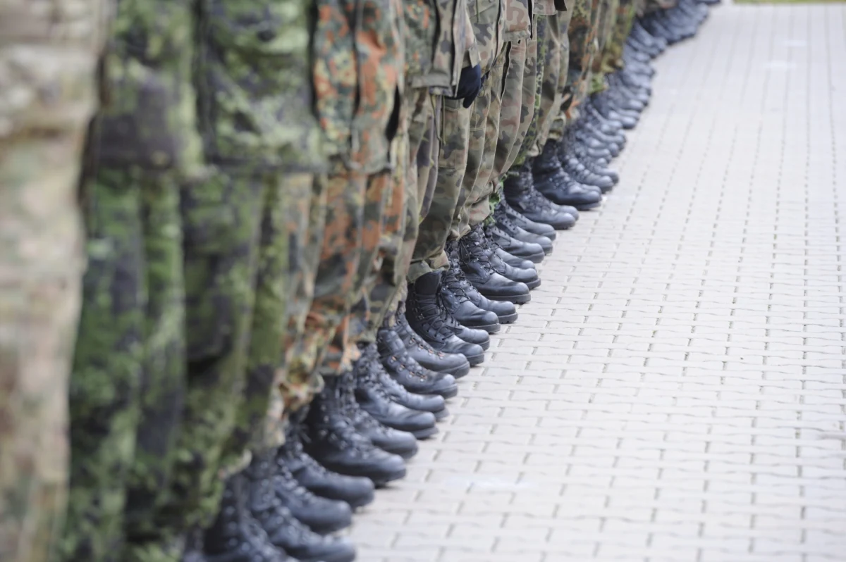 Na technologie XXI wieku w polskiej armii będziemy musieli jeszcze zaczekać. Jak dowiedział się reporter RMF FM Grzegorz Kwolek, wojsko na razie odwleka ogłoszenie - zapowiadanych z wielką pompą w ubiegłym roku -  konkursów, w których setki tysięcy złotych miały trafić do autorów pionierskich rozwiązań potrzebnych polskiej armii. 