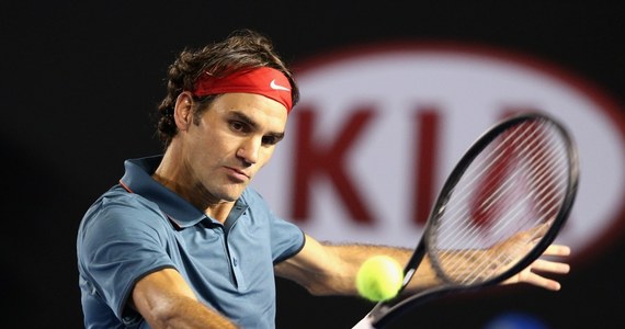 Roger Federer po raz 11. z rzędu awansował do ćwierćfinału wielkoszlemowego Australian Open. Rozstawiony z numerem szóstym Szwajcar pokonał w czwartej rundzie Francuza Jo-Wilfrieda Tsongę (10) 6:3, 7:5, 6:4. W pojedynku o półfinał rywalem Federera będzie grający z "czwórką" Brytyjczyk Andy Murray.