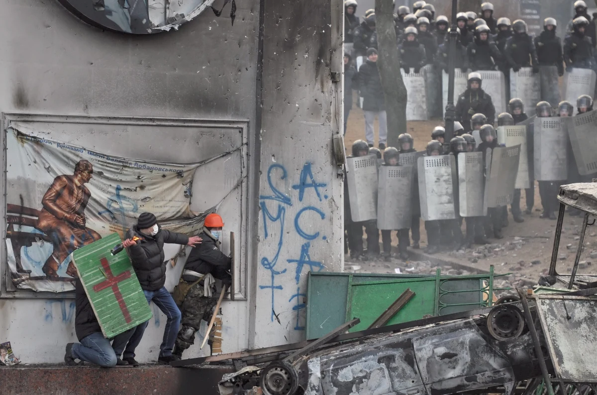 Spotkanie opozycji z władzą na Ukrainie stoi pod znakiem zapytania. W rozmowach nie chce brać udziału lider Batkiwszczyny Arsenij Jaceniuk, a Witalij Kliczko żąda obecności prezydenta Wiktora Janukowycza. 