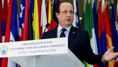 Hollande w ogniu krytyki za jazdę zagranicznym skuterem
