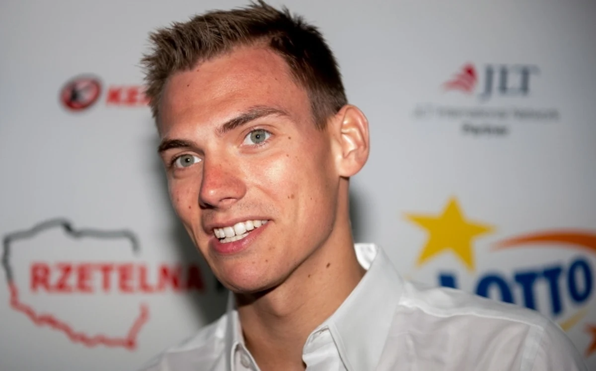 „Myślałem przede wszystkim o tym, aby dojechać do mety. Po cichu marzyłem o miejscu w czołowej 20, co byłoby dużym sukcesem. W ogóle mi nie przyszło do głowy, że mogę być w dziesiątce” – mówił po powrocie do Polski 23-letni Martin Kaczmarski, który zakończył rywalizację w Rajdzie Dakar na dziewiątym miejscu wśród kierowców samochodów. "Najpierw był rajd, teraz długa podróż. Zmęczenie się na siebie nałożyło. Marzę już tylko o tym, aby znaleźć się w domu i odpocząć” – podkreślił. 