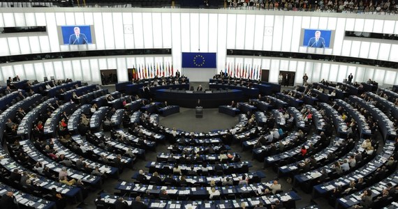Posłowie do Parlamentu Europejskiego wykorzystują unijne środki, by wypromować się przed wyborami. O sprawie informuje "Rzeczpospolita".