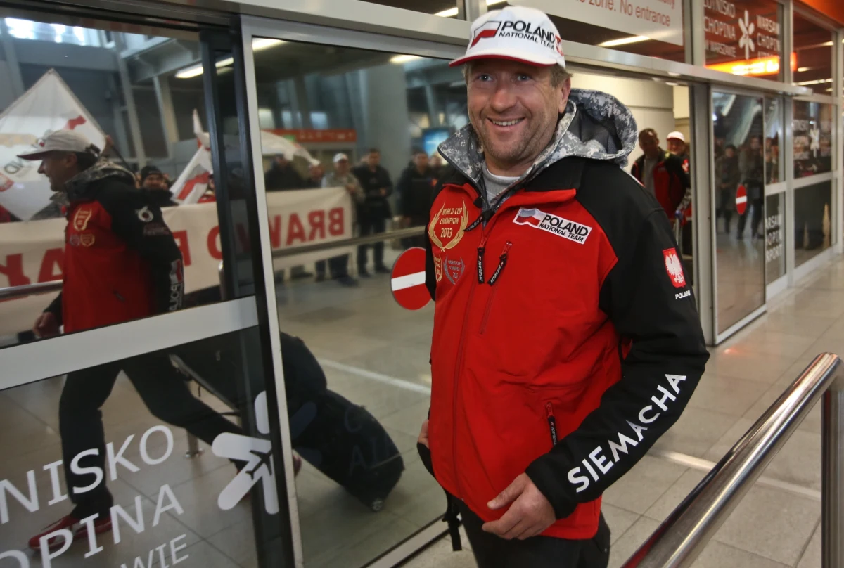 "Pojechałem na maksa. Nie można było zrobić nic więcej, bo ściany pomagały gospodarzom" - powiedział po powrocie do Polski Rafał Sonik, który zajął drugie miejsce w Rajdzie Dakar w klasyfikacji quadów. Zauważył także, że miejscowi zawodnicy byli uprzywilejowani. Wcześniej mogli bowiem zapoznać się z trasą.