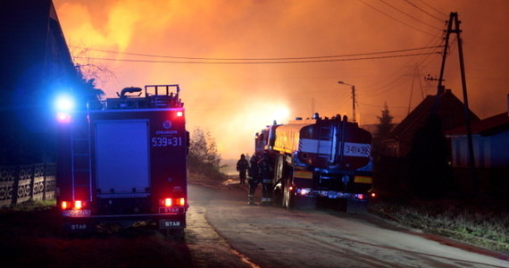 Łyżka koparki nie uszkodziła gazociągu w Jankowie Przygodzkim w Wielkopolsce - takie są ustalenia biegłych, badających fragmenty instalacji, która uległa rozszczelnieniu. Do katastrofy, w której zginęły dwie osoby, doszło w listopadzie ubiegłego roku. 