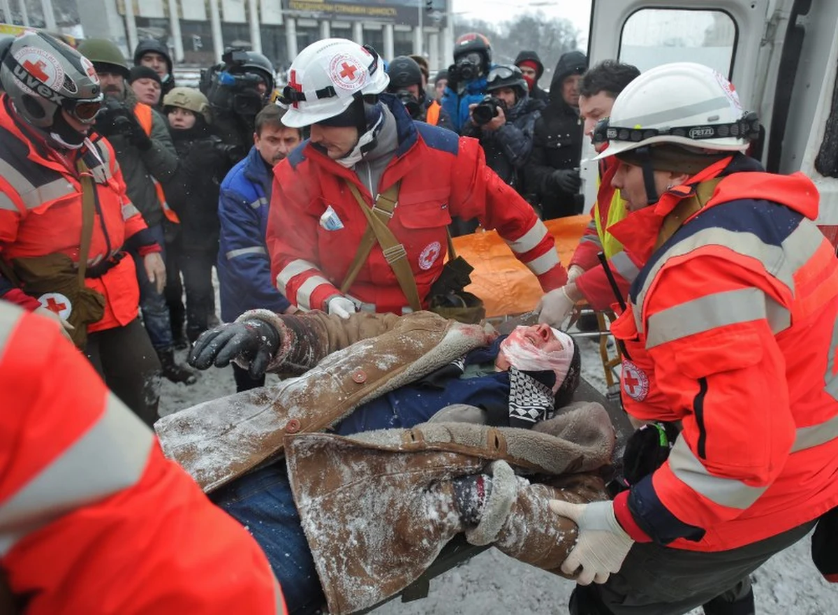 Pięć osób zmarło w Kijowie w wyniku obrażeń odniesionych w trakcie trwających od godzin porannych walk między milicyjnymi oddziałami specjalnymi Berkut a przeciwnikami rządu. Taką informację podała gazeta internetowa "Ukrainska Prawda". Przywódcy ukraińskiej opozycji po trwających ponad trzy godziny rozmowach z prezydentem Wiktorem Janukowyczem opuścili jego administrację. 