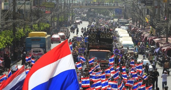 Po dwóch miesiącach zamieszek w Tajlandii wprowadzono stan wyjątkowy, który obejmuje Bangkok i sąsiadujące prowincje.  