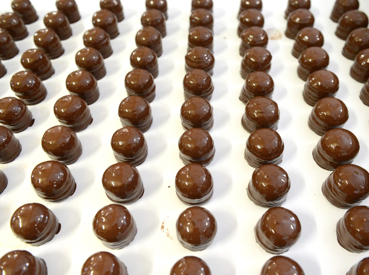 Urząd Ochrony Konkurencji i Konsumentów przekaże Cyprowi sprawę internetowego sklepu 3czekolady.pl. Tam zarejestrowana jest spółka prowadząca firmę. Wielu klientów uważa, że zostało oszukanych, bo nieświadomie zobowiązali się do płacenia miesięcznego abonamentu podczas zakładania konta na stronie sklepu. 