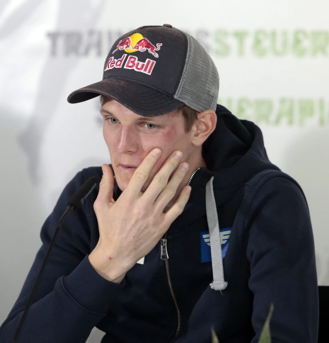 "Chcę tam pojechać" - powiedział dziennikarzom Thomas Morgenstern na konferencji prasowej w Klagenfurcie. Skoczek, który niedawno wyszedł ze szpitala po fatalnym upadku na skoczni zapewnia, że czuje się na siłach, aby zawalczyć na igrzyskach. 