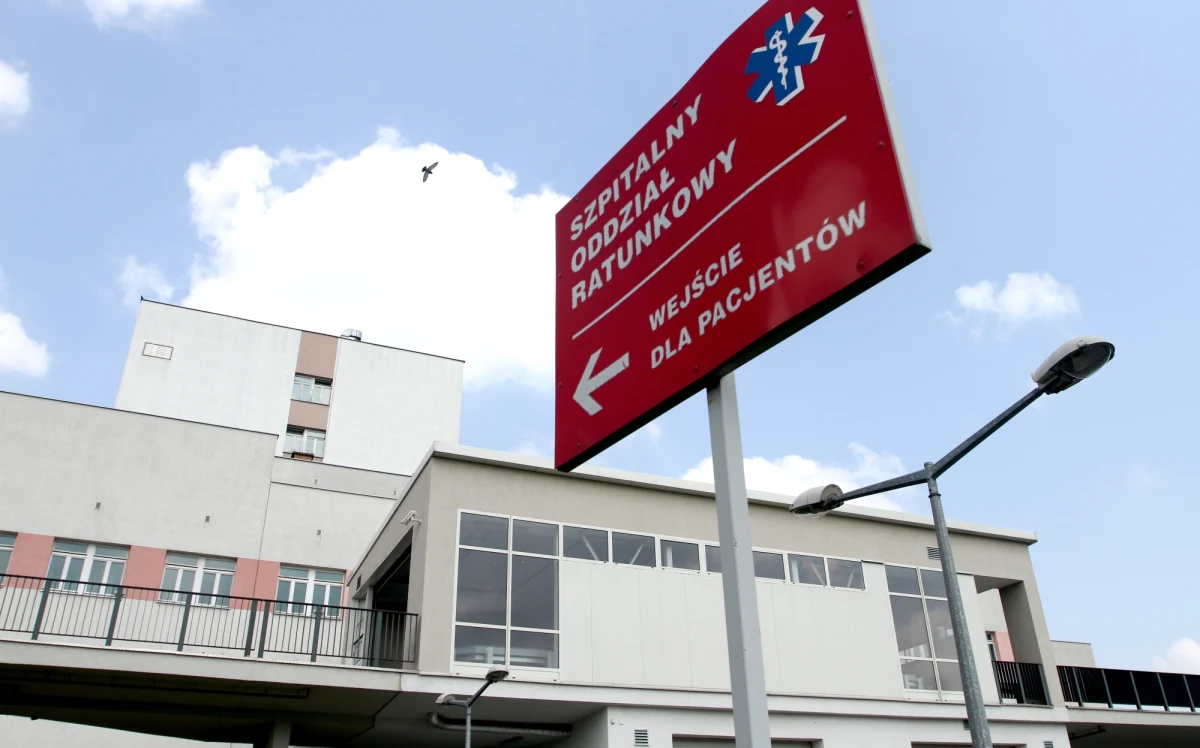 Poznańska policja wyjaśnia okoliczności śmierci trzylatka, który zmarł po tym, jak nie został przyjęty do jednego z miejskich szpitali. Mimo reanimacji dziecka nie udało się uratować. Dyrekcja szpitala zapewnia naszego dziennikarza, że nie ma informacji o takim przypadku. Już zlecono sekcję zwłok dziecka.