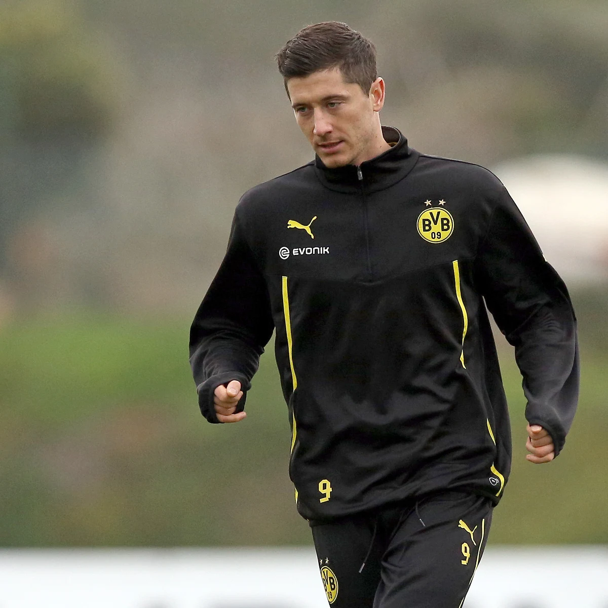 Niemiecka policja wszczęła postępowanie przeciwko Robertowi Lewandowskiemu. Wcześniej 17-latek oskarżył piłkarza Borussii Dortmund o pobicie. Do zdarzenia miało dojść w czwartek.