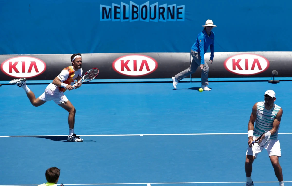 Łukasz Kubot może w sobotę w Melbourne zdobyć pierwszy wielkoszlemowy tytuł. W parze ze Szwedem Robertem Lindstedtem wystąpi w finale gry podwójnej turnieju Australian Open. Również w sobotę rozstrzygnie się rywalizacja tenisistek w singlu. ​Ostatnim Polakiem, który sięgnął po tytuł w Wielkim Szlemie, był Wojciech Fibak. 36 lat temu triumfował w deblu również w Melbourne.