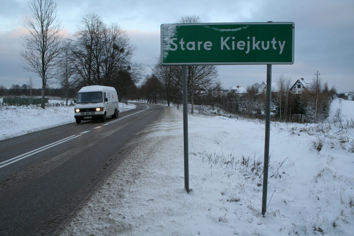 Zarzuty prokuratorskie w sprawie więzień CIA w Polsce mogą uwiarygodnić skargę przed Europejskim Trybunałem Praw Człowieka. Złożyli ją przeciw Polsce Palestyńczyk i Saudyjczyk. Abu Zubajda i Abdal Rahim al-Nasziri twierdzą, że w latach 2002-2003 CIA przetrzymywała ich i torturowała w Polsce. Tym samym nasz kraj naruszył europejską konwencję praw człowieka. 