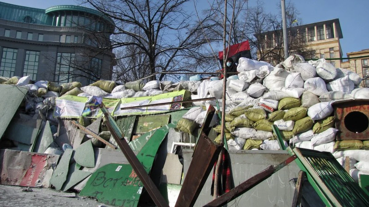 Premier Donald Tusk rozmawiał telefonicznie z jednym z liderów ukraińskiej opozycji Arsenijem Jaceniukiem. To jemu prezydent Wiktor Janukowycz zaproponował objęcie stanowiska premiera, a Witalijowi Kliczce stanowisko wicepremiera. Opozycja odrzuciła propozycje prezydenta.