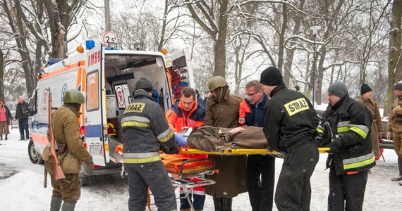 Dwie osoby zostały ranne na skutek przypadkowego wybuchu, do którego doszło podczas przygotowań do rekonstrukcji walk o Bydgoszcz. Rekonstrukcja została odwołana. Ewakuowano mieszkańców sześciu okolicznych kamienic. Mogli wrócić do domów po zabezpieczeniu materiałów pirotechnicznych zgromadzonych na potrzeby inscenizacji. 