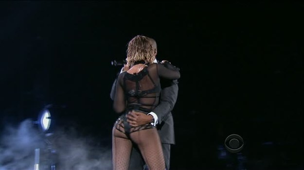 Tegoroczną galę wręczenia nagród Grammy otworzył wspólny występ Jaya-Z i Beyonce, którzy wykonali utwór „Drunk In Love”. Zobacz, kto jeszcze zaśpiewał dla publiczności zgromadzonej w w Staples Center w Los Angeles.