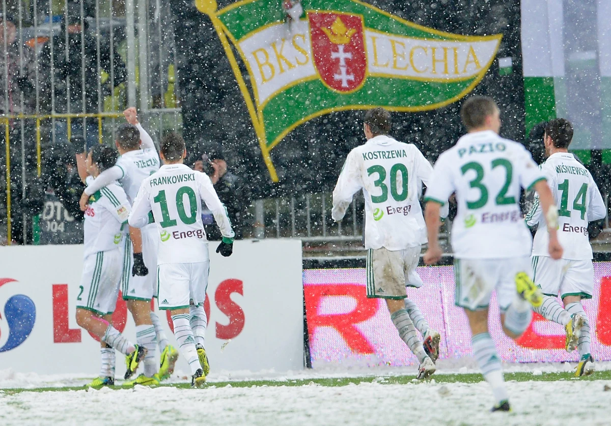 Lechia Gdańsk ma nowego właściciela. Wrocławskie Centrum Finansowe, które posiada 57 procent akcji klubu, zostało kupione przez niemiecko-szwajcarskie konsorcjum. Jego nazwa nie została ujawniona.