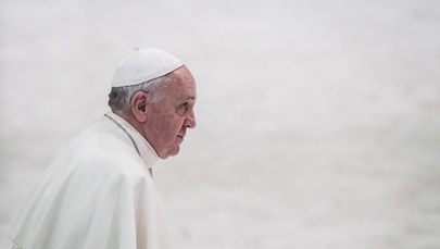 Papież Franciszek popularniejszy od Obamy i Putina. Przegrywa z Bieberem