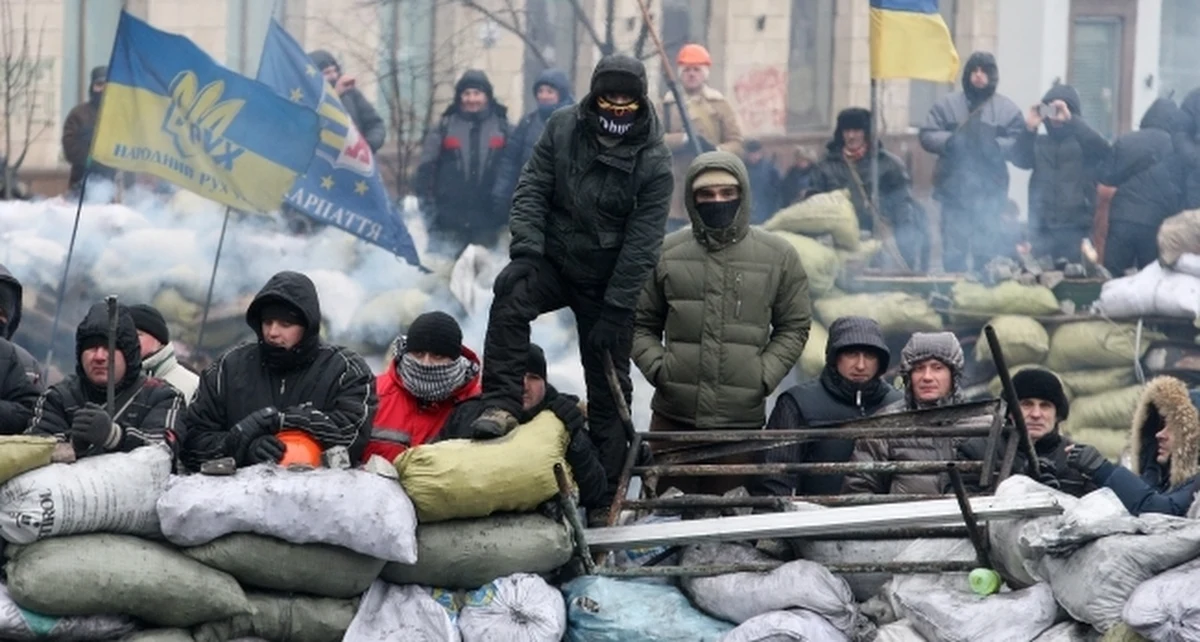 Delegacja Parlamentu Europejskiego z udziałem polskich europosłów spotkała się we wtorek z przywódcami ukraińskich partii opozycyjnych: Arsenijem Jaceniukiem i Witalijem Kliczką. "Przedstawiono nam sytuację, w jakiej dziś znalazł się Majdan i sprawy między Majdanem, opozycją a władzą. Sytuacja jest dosyć zawieszona, oferty rządowe są uznawane za niewystarczające" - relacjonował po rozmowach Jacek Saryusz-Wolski.