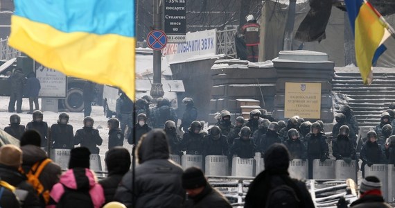 Ukraiński parlament uchwalił w środę bardzo późnym wieczorem ustawę o amnestii przygotowaną przez prezydencką Partię Regionów. Opozycja oświadczyła, że nie uzna tego aktu, gdyż został przyjęty niezgodnie z procedurami.