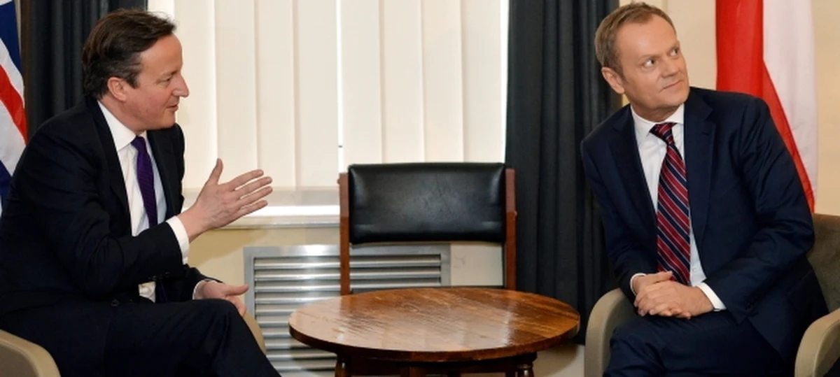 "Dziś mogliśmy sobie patrząc w oczy powiedzieć, że ten gorszy moment mamy za sobą i obaj zdecydowanie lepiej rozumiemy swoje racje" - mówił po rozmowie z Davidem Cameronem premier Donald Tusk.  Na pewno prestiż Polaków nie będzie juz cierpiał w skutek niepotrzebnych wypowiedzi" - dodał.