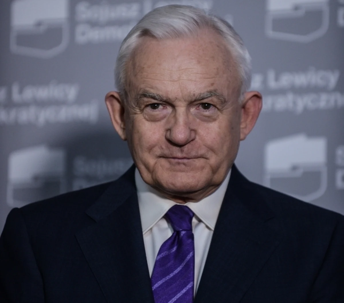 "Nie mam zamiaru starać się o ochronę. Jeśli kompetentne władze w państwie uznają, że jest to potrzebne, to nie będę protestował" - powiedział szef SLD Leszek Miller, zaatakowany w piątek podczas koncertu w Sieradzu. "Uważam, że tego rodzaju incydenty nie powinny się zdarzać, ale z drugiej strony to jest ryzyko każdego polityka" - dodał. 
