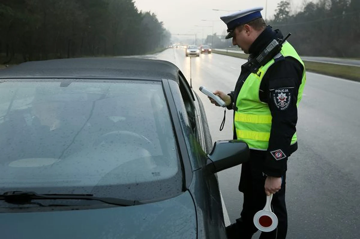 Policjanci zatrzymali 62 pijanych kierowców zaledwie w pięć godzin. To pierwsze efekty specjalnej akcji mundurowych na Śląsku, która została wymierzona w pijaków za kierownicą.
