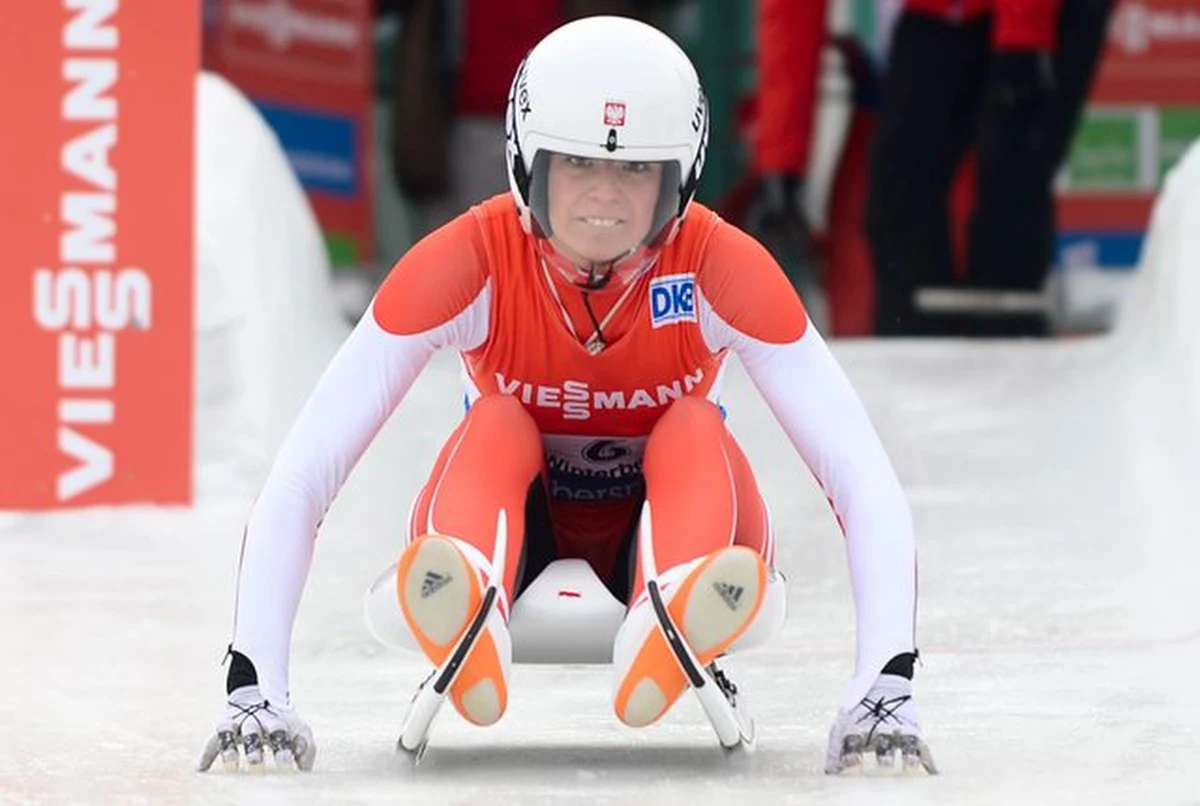 "Sponsorów nie ma, nikt się nami nie interesuje, jesteśmy na utrzymaniu rodziców" - mówi RMF FM Ewa Kuls, jedna z najlepszych polskich saneczkarek, która będzie reprezentować Polskę na igrzyskach w Soczi. Zmagania w Rosji ruszą już w piątek. 