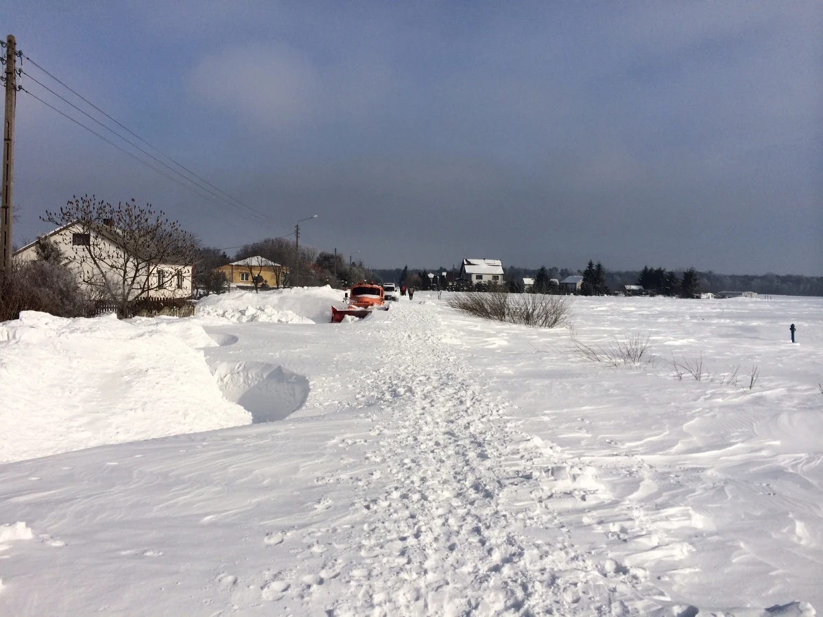 Do południa wszystkie wsie w powiatach hrubieszowskim, tomaszowskim i zamojskim powinny odzyskać dojazd. Taki termin samorządom dała wojewoda lubelski Jolanta Szołno-Koguc. 