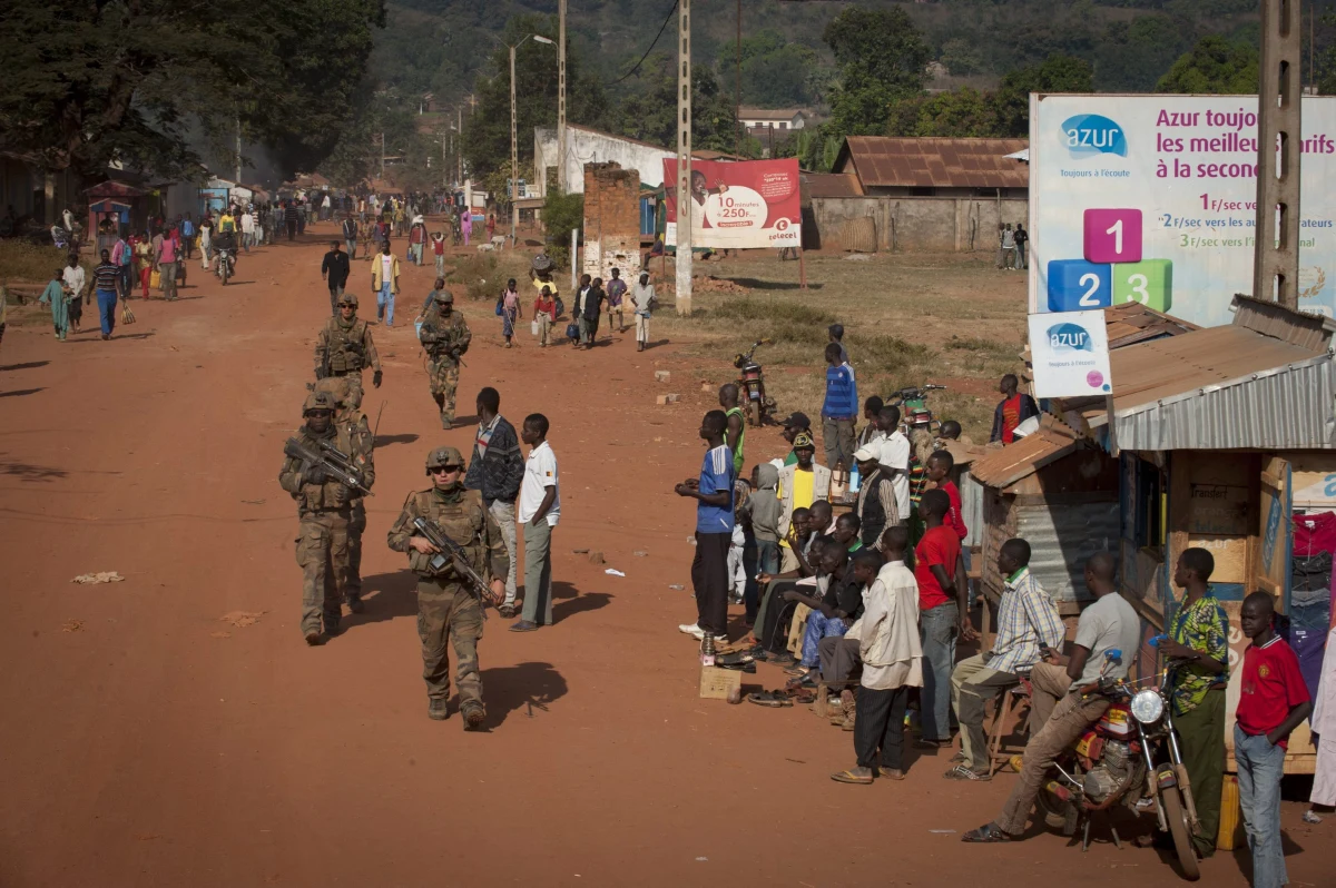 MSZ nakłania polskich misjonarzy z Republiki Środkowoafrykańskiej do natychmiastowej ewakuacji. Ministerstwo apeluje do wszystkich polskich obywateli o jak najszybsze opuszczenie tego kraju - poinformował rzecznik MSZ Marcin Wojciechowski.