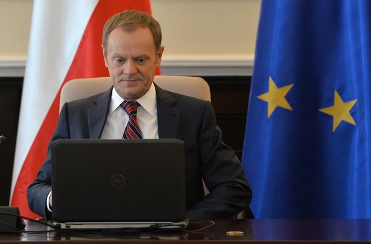 Premier Donald Tusk powiedział, że nie rekomenduje powołania komisji śledczej ws. działań Antoniego Macierewicza, jako wiceszefa MON i szefa SKW. Jak wyjaśnił, jako premier musi chronić państwo od "niepotrzebnych erupcji" informacji nt. polskich służb.