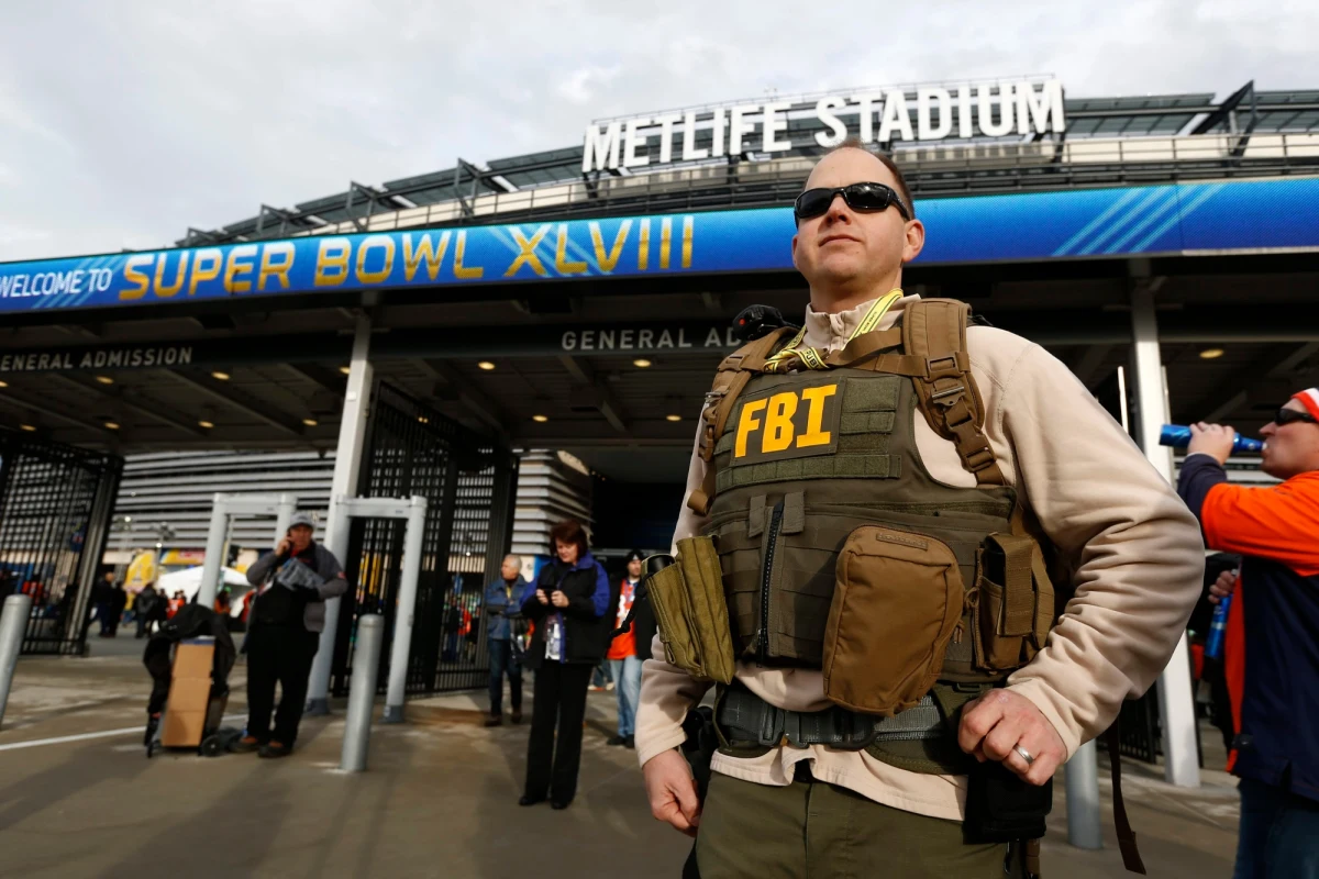 Wielka akcja agentów FBI w czasie finałowego meczu o mistrzostwo NFL. Od przymusowej prostytucji podczas imprez z okazji Super Bowl uratowano 16 nieletnich osób. To głównie uczniowie szkół średnich oraz młodsze dzieci. Ich zaginięcie wcześniej zgłosiły rodziny. 