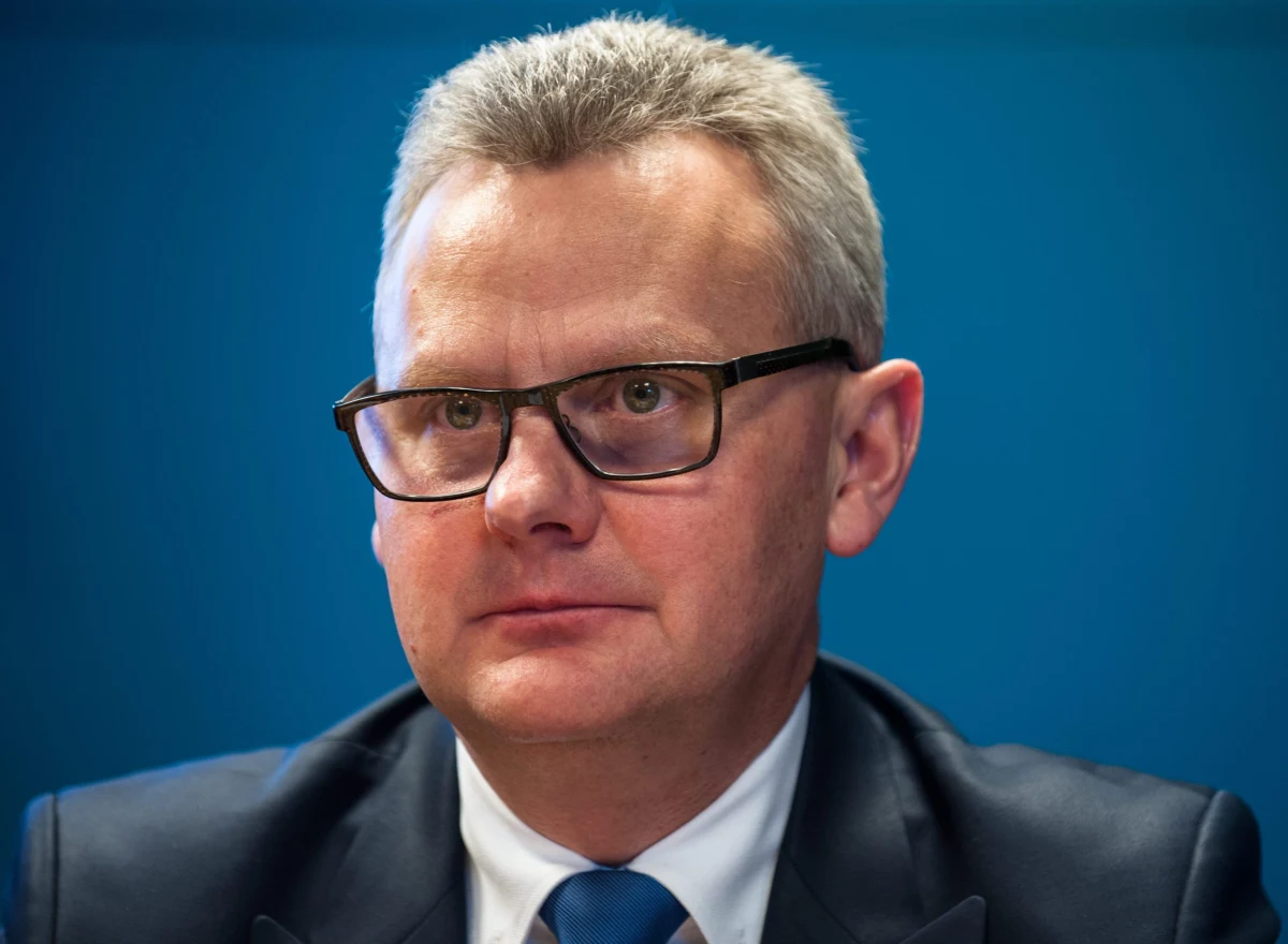 Sojusz Lewicy Demokratycznej skierował do premiera Donalda Tuska interpelację, w której domaga się rozliczenia byłego ministra skarbu Aleksandra Grada z kierowania "jądrowymi" spółkami PGE Energia Jądrowa i PGE EJ1. "Nie może być tak w Polsce, że kolejni politycy Platformy Obywatelskiej dostają stanowiska za 50 tys. miesięcznie, a po kilku latach odchodzą, nie rozliczając się z nikim" - grzmią przedstawiciele Sojuszu.