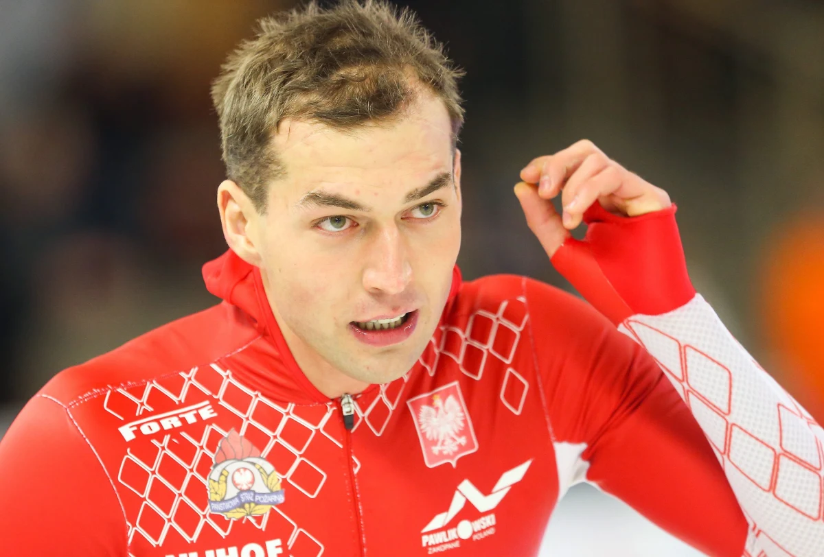 Zbigniew Bródka - jeden z najlepszych panczenistów globu na dystansie 1500 metrów - nie ukrywa, że w Soczi liczy na podium. "W drużynie możemy powalczyć" - zapewnia w rozmowie z RMF FM. Do Rosji zabrał ze sobą biografię Michaela Phelpsa, która ma go pozytywnie zmotywować.