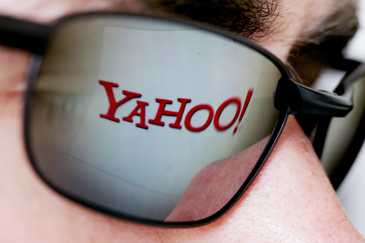 Gigant internetowy Yahoo! ogłosił, że przenosi swoje operacje w Europie do oddziału w Irlandii. Jako powód podano uproszczenie struktury organizacyjnej koncernu, ale nieoficjalnie decyzję komentuje się jako ucieczkę przed wysokimi podatkami, m.in. we Francji. 