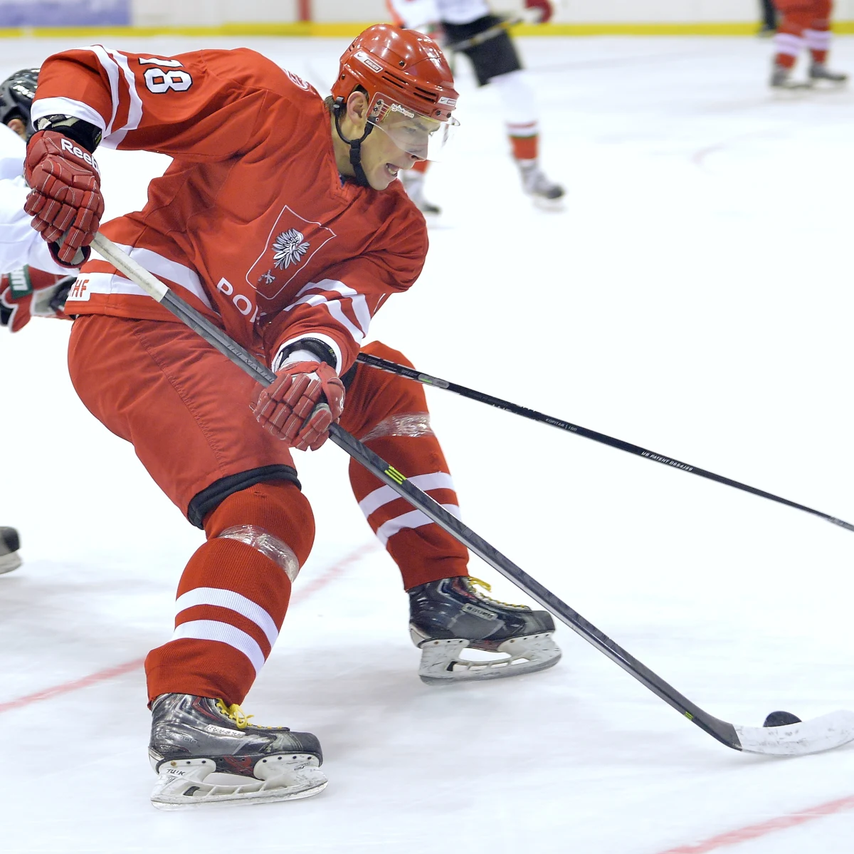 Polscy hokeiści przegrali z reprezentacją Węgier 1:2 w drugim dniu towarzyskiego turnieju Euro Ice Hockey Challenge w Gdańsku. Jedynego gola dla biało-czerwonych zdobył Grzegorz Pasiut. W sobotę naszych reprezentantów czeka pojedynek z najmocniejszym zespołem turnieju - Białorusią.