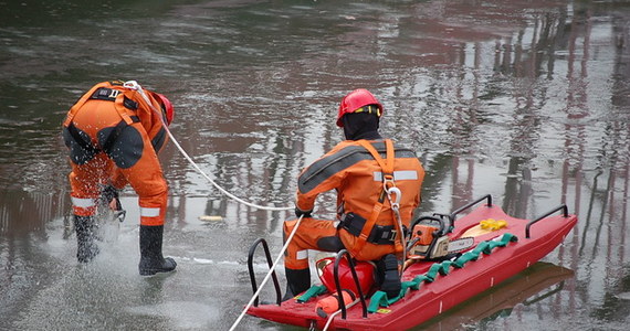 Na moście w centrum Głogowa (Dolnośląskie) przywrócono ruch kolejowy i kołowy na drodze krajowej nr 12. Był on zatrzymany z powodu zaplanowanej na sobotę akcji saperów. Wydobyli oni  z dna Odry niewybuch z czasów wojny.