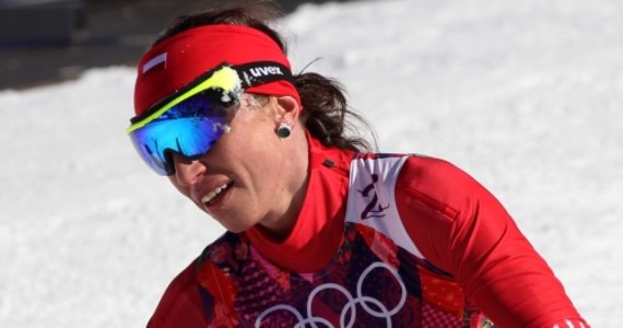 Justyna Kowalczyk zajęła szóste miejsce w biegu łączonym (7,5 km techniką klasyczną + 7,5 techniką dowolną) igrzysk olimpijskich w Soczi. Triumfowała Norweżka Marit Bjoergen. Wyprzedziła Szwedkę Charlottę Kallę i rodaczkę Heidi Weng. To czwarty olimpijski triumf Bjoergen. W Soczi będzie startowała jeszcze w pięciu konkurencjach.