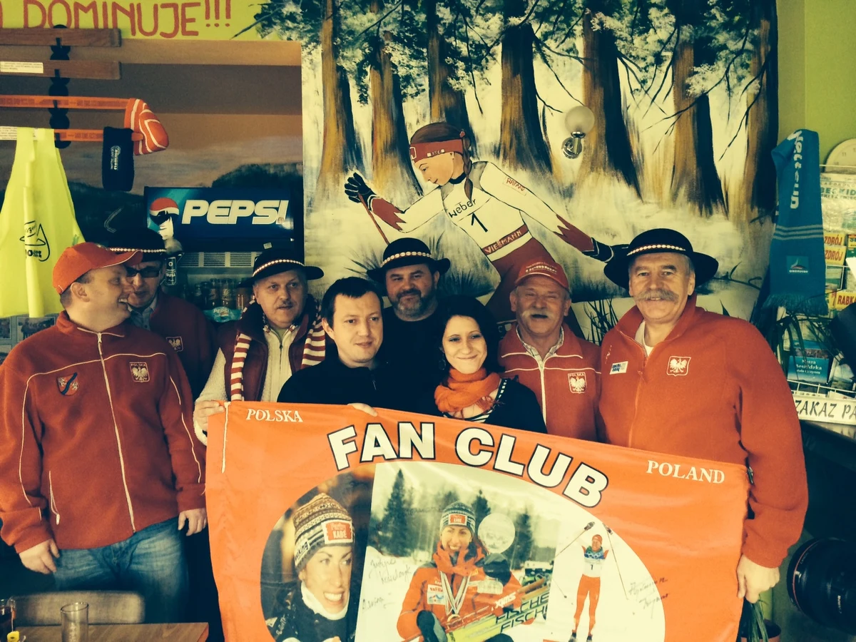 Kasina Wielka – rodzinna miejscowość Justyny Kowalczyk gorąco kibicowała jej podczas pierwszego startu na Igrzyskach Olimpijskich w Soczi. „Wspomagamy Justynę i w chwilach triumfu i w tych gorszych, jak dzisiejszy bieg, choć szóste miejsce na Igrzyskach Olimpijskich to nie jest słaby wyczyn” – mówił reporterce RMF FM Rafał Kubowicz z fanklubu Justyny.