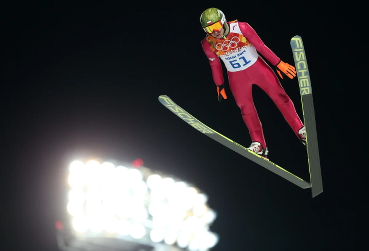 "W niedzielę robię swoje, wracam do wioski, a później dalej robię swoje" - mówił Kamil Stoch po kwalifikacjach do konkursu na skoczni normalnej w Soczi. "Ta skocznia nie należy do najłatwiejszych" - przyznał. 
