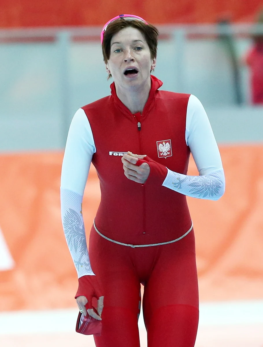 Drugi trener reprezentacji panczenistek Witold Mazur przyznał, że Katarzyna Bachelda-Curuś została słusznie zdyskwalifikowana w olimpijskim biegu na 3000 m w Soczi. Zwyciężyła Holenderka Irene Wuest, srebrny medal zdobyła Czeszka Martina Sablikova, a brązowy Rosjanka Olga Graf. 