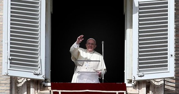 Według opublikowanego międzynarodowego sondażu katolicy popierają papieża Franciszka, ale wielu nie akceptuje doktryny Kościoła w kwestiach wzbudzających emocje, zwłaszcza stosowania środków antykoncepcyjnych.
