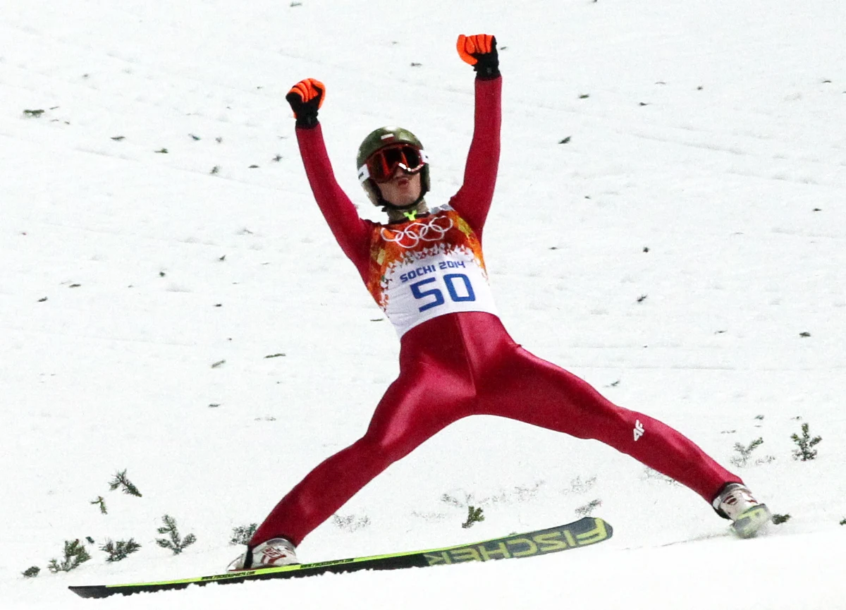 Kamil Stoch zdobył złoty medal igrzysk w Soczi w konkursie na normalnej skoczni. To trzeci polski mistrz olimpijski w dyscyplinach zimowych - po Wojciechu Fortunie (1972, Sapporo) i Justynie Kowalczyk (2010, Vancouver).