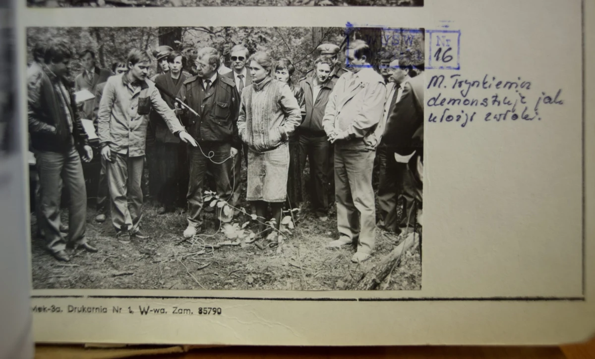 „To karygodne, że przez 25 lat nic nie zrobiono w sprawie dalszej izolacji Mariusza Trynkiewicza” - mówią piotrkowianie. Dodają, że amnestia, na mocy której zamieniono cztery kary śmierci na 25 lat więzienia, to błąd. Błąd, za który mogą zapłacić kolejne niewinne dzieci i ich rodziny. Dziś Sąd Okręgowy w Rzeszowie ma zbadać wniosek szefa więzienia o uznanie Trynkiewicza za osobę niebezpieczną, która po odbyciu kary musi być izolowana w specjalnym ośrodku w Gostyninie lub ewentualnie poddana nadzorowi prewencyjnemu na wolności. 